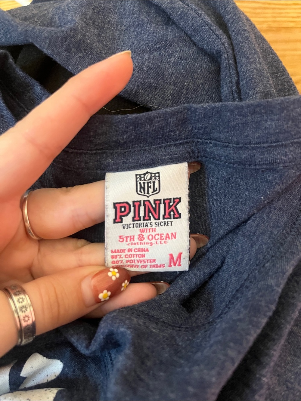 PINK VICTORIA’S SECRET NFL Denver Broncos Navy Long Sleeve Graphic Tee Shirt 👚 - Picture 4 of 4
